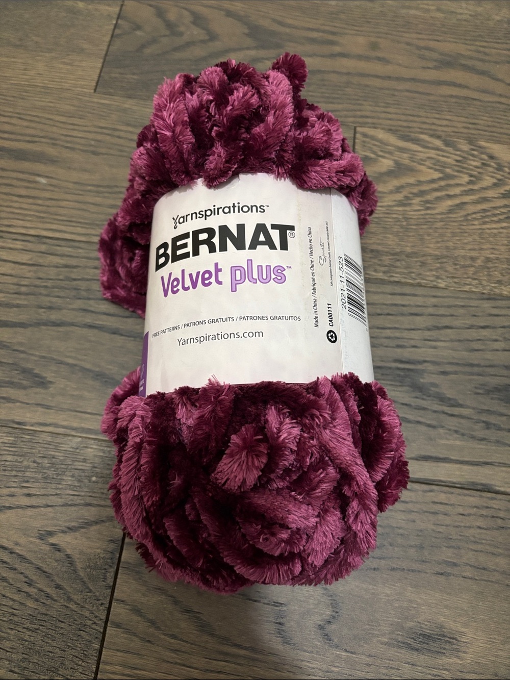 Bernat Velvet Plus Plush Yarn Burgundy Plum 300g New Soft Cozy Crochet
